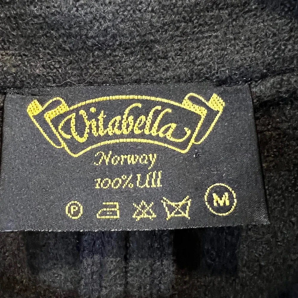 Vitabella Moss Green Norwegian Wool Jacket with Viking Clasps - Picture 6 of 6